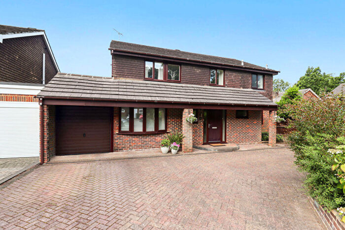 4 Bedroom Link Detached House For Sale In Heathpark Drive, Windlesham, GU20