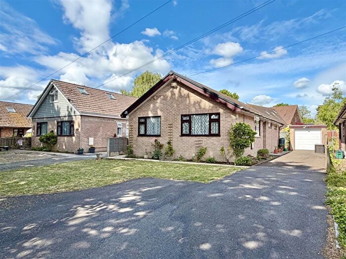 3 Bedroom Detached Bungalow For Sale In Heatherdell, Upton, BH16