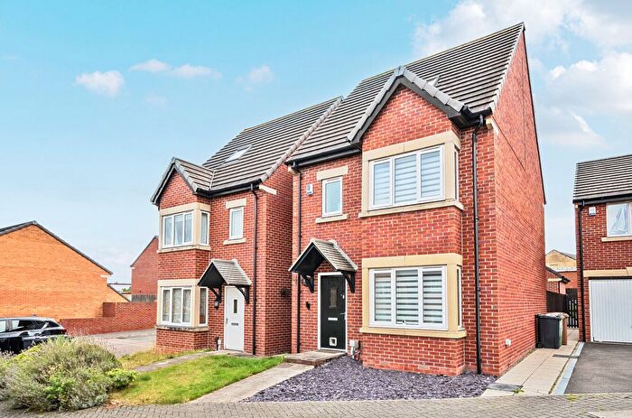 4 Bedroom Detached House For Sale In Round Hill Road, Pudsey, West Yorkshire, LS28