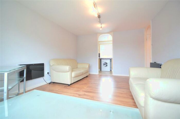 1 Bedroom Apartment To Rent In Brunel Close, Maidenhead, Berkshire, SL6