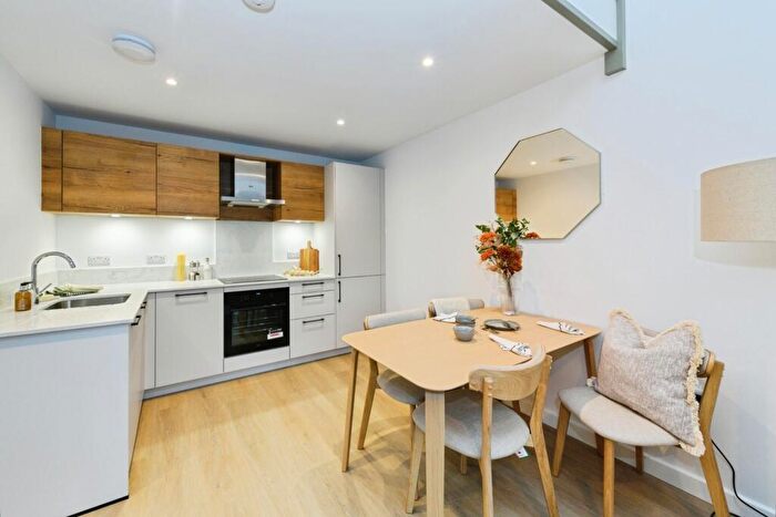 1 Bedroom Flat For Sale In Outwood Lane, Chipstead, Coulsdon, Surrey, CR5