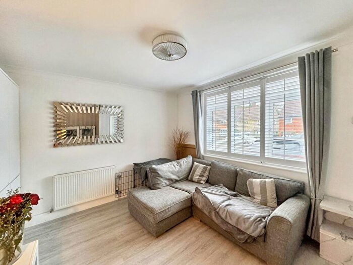 3 Bedroom End Of Terrace House For Sale In Amherst Drive, Orpington, BR5