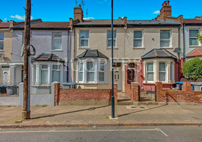 3 Bedroom Terraced House For Sale In Ilex Road, London, NW10