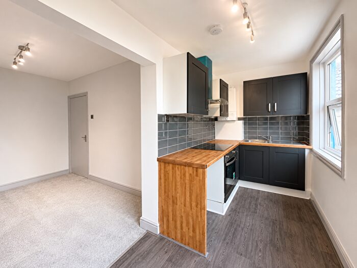 1 Bedroom Flat To Rent In Holloway Road, Islington, London, N19