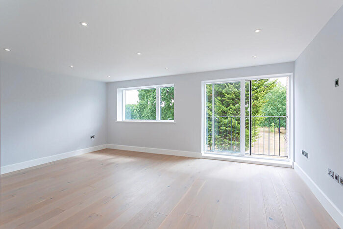 1 Bedroom Apartment For Sale In Court Lane, Epsom, KT19