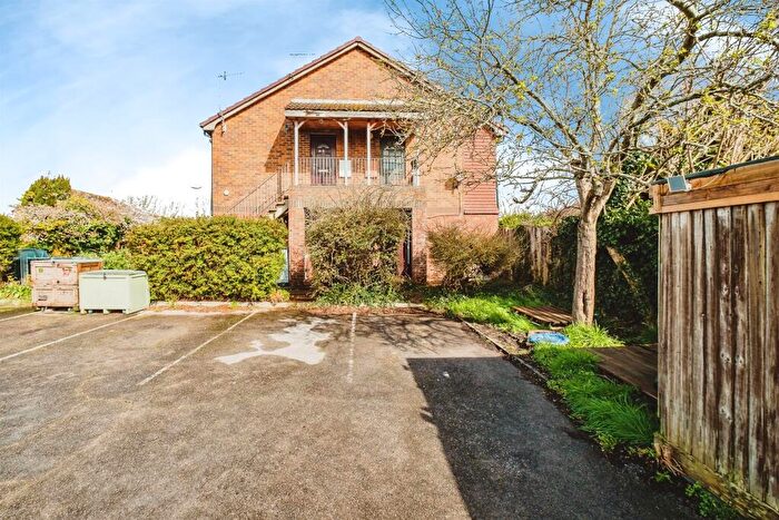 1 Bedroom Flat For Sale In Pilgrims Walk, Worthing, BN13