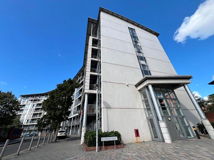 2 Bedroom Apartment To Rent In Park Central, Langley Walk, Birmingham, B15