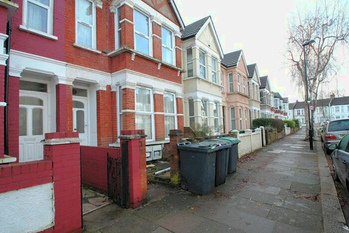 2 Bedroom Property To Rent In Willingdon Road, Wood Green, London, N22