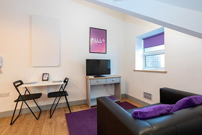 1 Bedroom Serviced Apartments To Rent In Eccles New Road, Manchester, Greater Manchester, M5