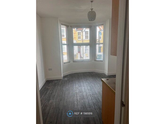 2 Bedroom Flat To Rent In Heygate Avenue, Southend On Sea, SS1