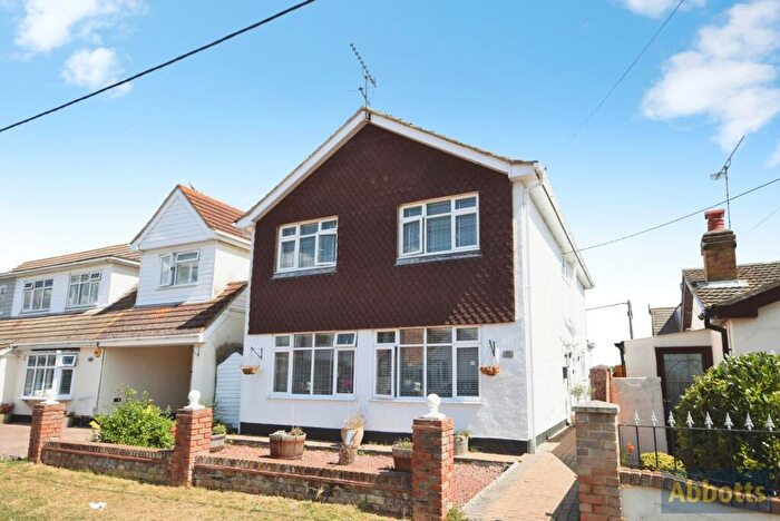 4 Bedroom House For Sale In Marine Avenue, Canvey Island, Essex, SS8