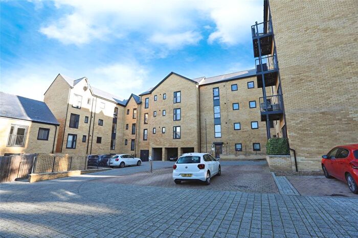 1 Bedroom Flat For Sale In Bazley Close, Swanscombe, Kent, DA10