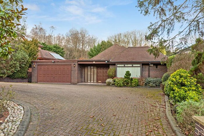 2 Bedroom Bungalow For Sale In Dennis Lane, Stanmore, HA7