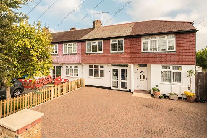 3 Bedroom Property To Rent In Warren Drive South, Surbiton, KT5