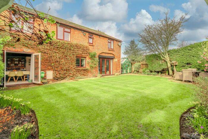 4 Bedroom Semi-Detached House For Sale In North Moor Lane, Halsall, L39