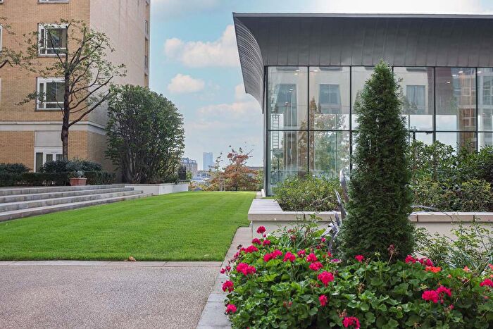 3 Bedroom Apartment To Rent In Berkeley Tower, Westferry Circus, Tower Hamlets, London, E14
