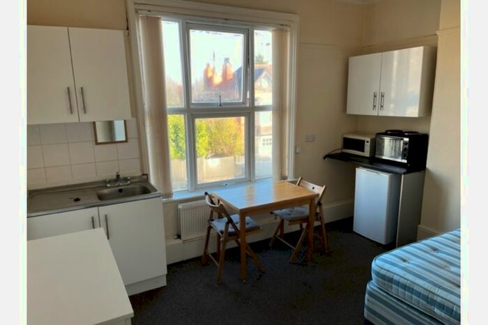 Studio To Rent In Gillott Road, Edgbaston, Birmingham, B16