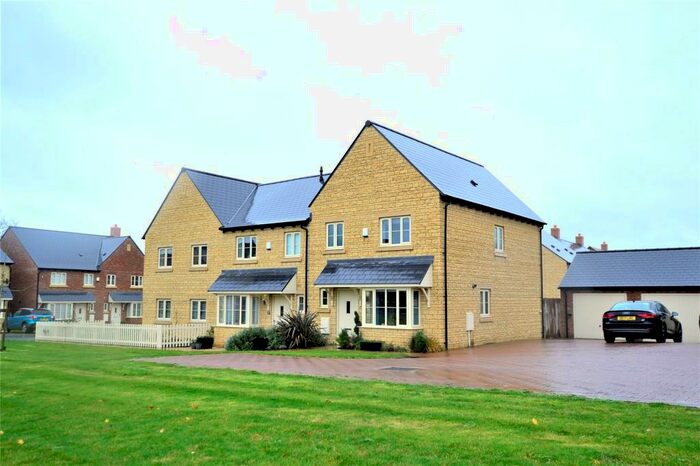 3 Bedroom End Of Terrace House For Sale In Pittick Close, Long Hanborough, Witney, Oxfordshire, OX29