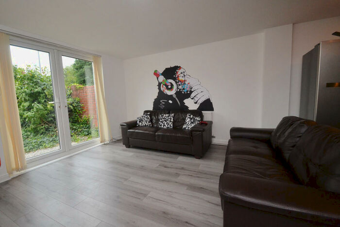 6 Bedroom End Of Terrace House To Rent In Birchfields Road, Fallowfield, Manchester, M13