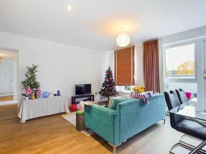 2 Bedroom Flat To Rent In Orchid Court, Sovereign Way, Tonbridge, TN9