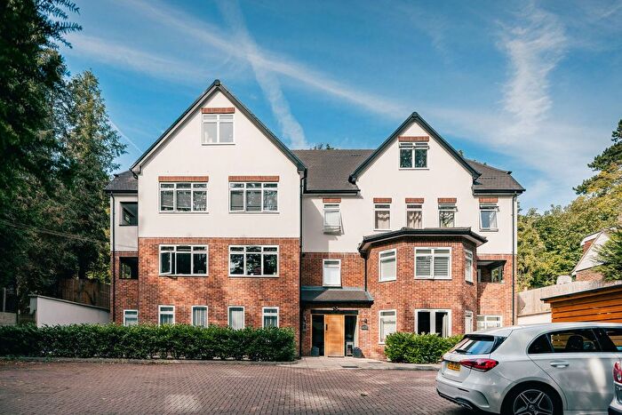 3 Bedroom Flat For Sale In Welcomes Road, Oakhill House, CR8