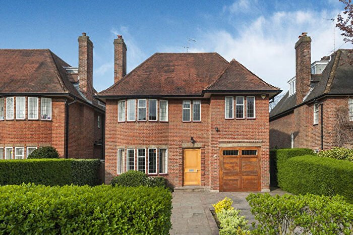 6 Bedroom Detached House To Rent In Kingsley Way, London, N2