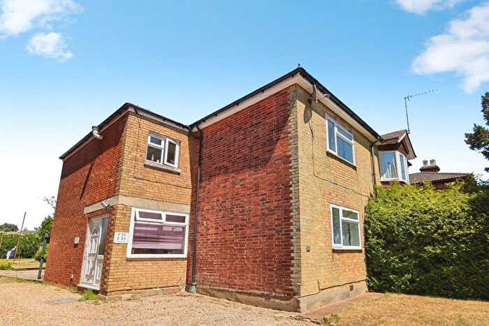 2 Bedroom Flat To Rent In , SO15