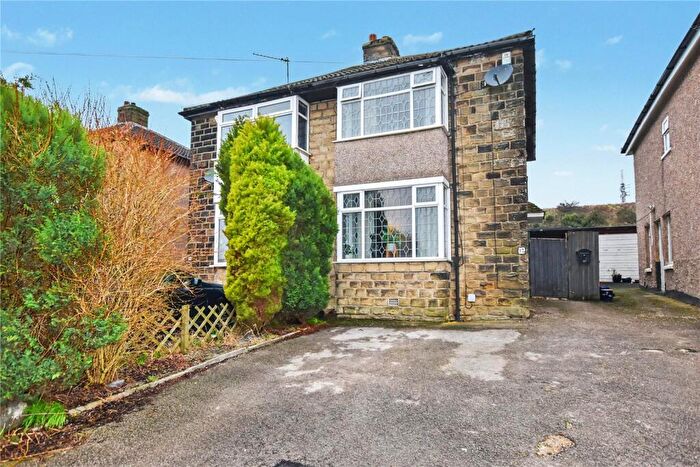 2 Bedroom Semi Detached House For Sale In Lyndale Drive, Shipley, West Yorkshire, BD18