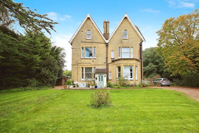 2 Bedroom Maisonette To Rent In York Avenue, Cowes, PO32