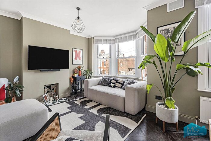 2 Bedroom Maisonette For Sale In Manor Park Road, London, N2