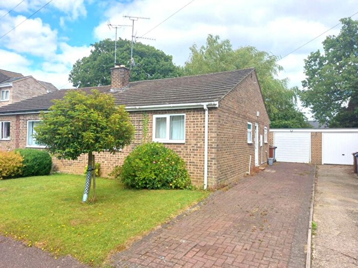 2 Bedroom Semi-Detached Bungalow For Sale In Heath Close, Banbury, Oxfordshire, OX15