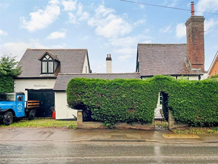 3 Bedroom Cottage For Sale In Cleobury Road, Bewdley, Worcestershire, DY12