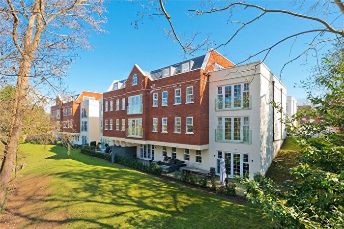 1 Bedroom Flat For Sale In Jubilee Gardens, Weybridge, KT13