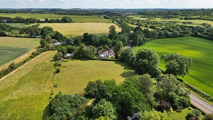 5 Bedroom Detached House For Sale In Bedford Road, Stagsden, MK43