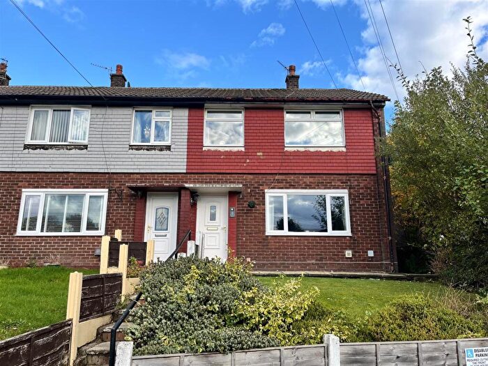 3 Bedroom End Of Terrace House For Sale In Coniston Drive, Stalybridge, Tameside, SK15