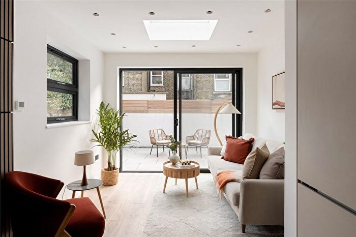 2 Bedroom Flat For Sale In Fermoy Road, London, W9