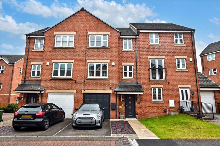 4 Bedroom Town House For Sale In Ripley Close, East Ardsley, Wakefield, West Yorkshire, WF3