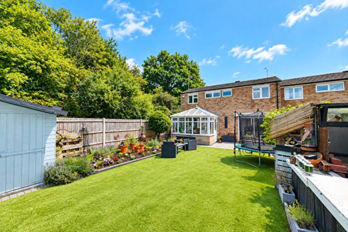 3 Bedroom End Of Terrace House For Sale In Ascot Crescent, Stevenage, SG1