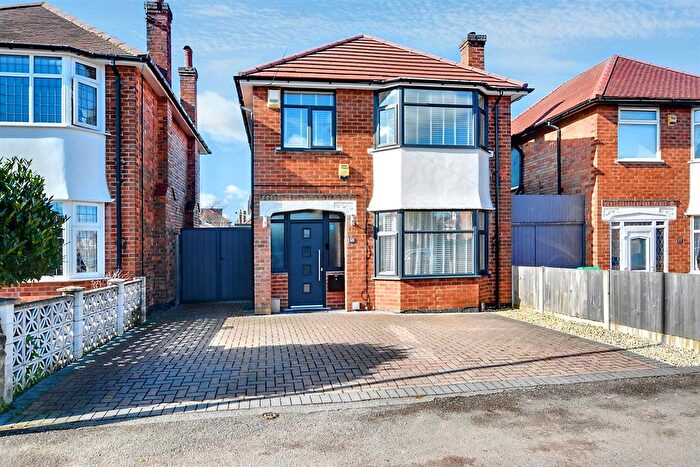 4 Bedroom Detached House For Sale In Brendon Road, Wollaton, Nottingham, NG8