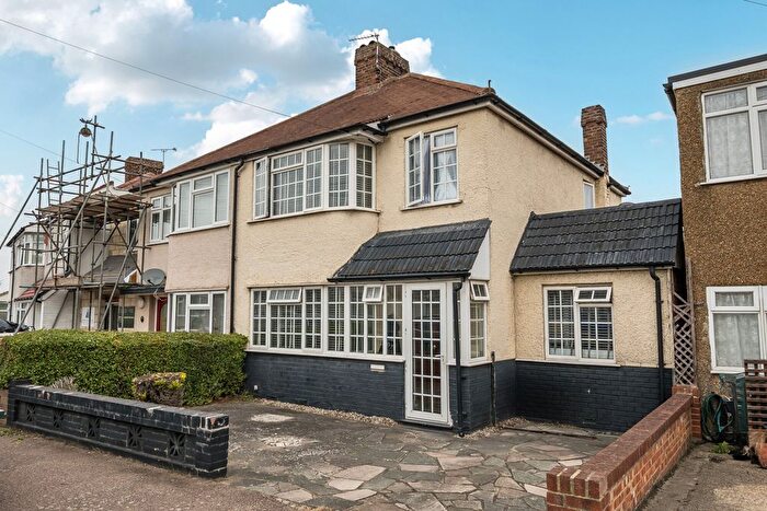4 Bedroom Semi-Detached House For Sale In Brent Close, Dartford, Kent, DA2