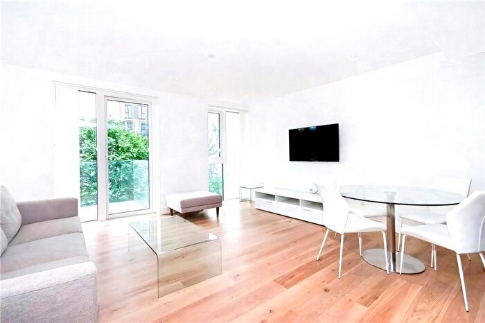 2 Bedroom Apartment To Rent In Admiralty House, Vaughan Way, London, E1W