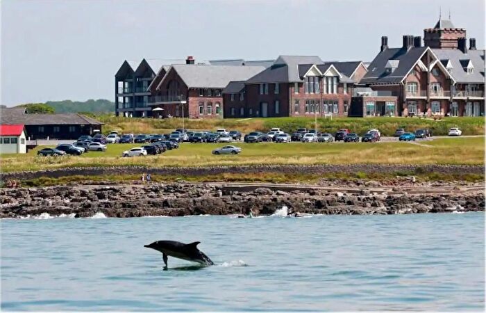 3 Bedroom Flat To Rent In Rest Bay, Porthcawl, CF36