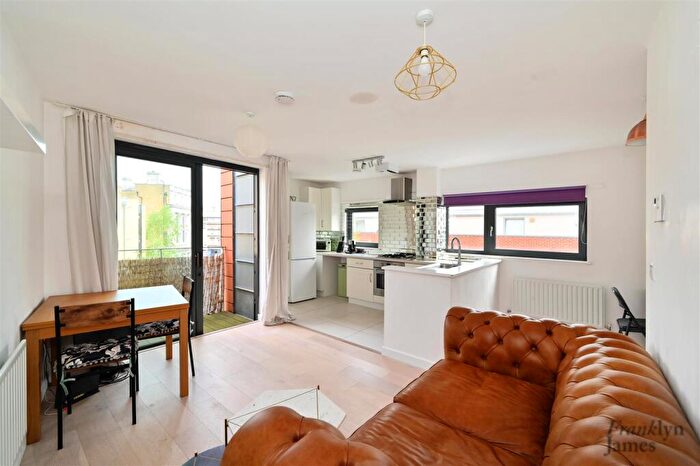 1 Bedroom Apartment To Rent In Inigo Jones House, Gill Street, London, E14