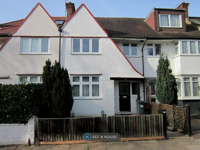 3 Bedroom Terraced House To Rent In Princes Avenue, London, W3