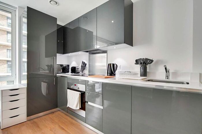 Studio For Sale In Naval House, Woolwich, London, SE18