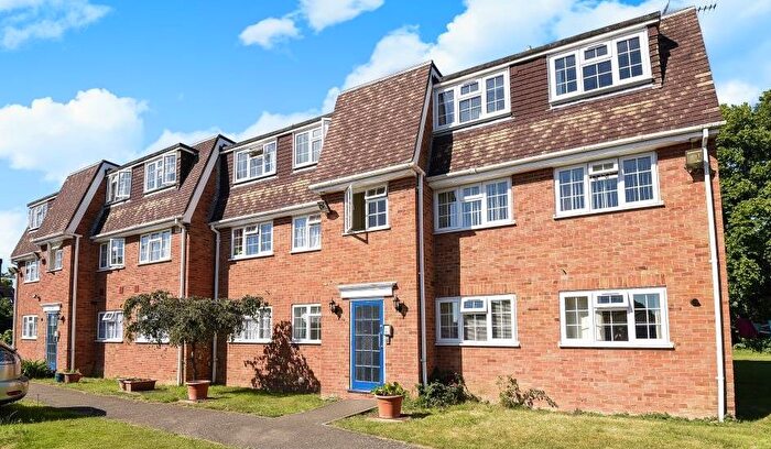 2 Bedroom Flat To Rent In London Road, Slough, SL3