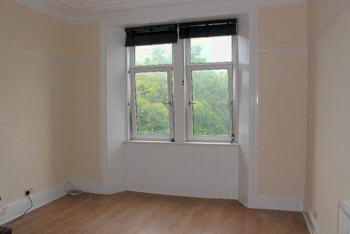 2 Bedroom Flat To Rent In Greenock Road, Paisley, Renfrewshire, PA3