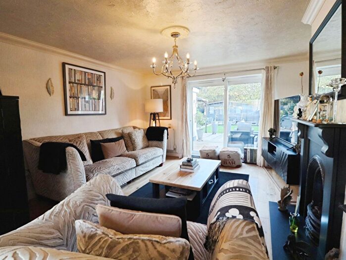 3 Bedroom Semi-detached House For Sale In Greenmeadow Drive, Tongwynlais, Cardiff, CF15