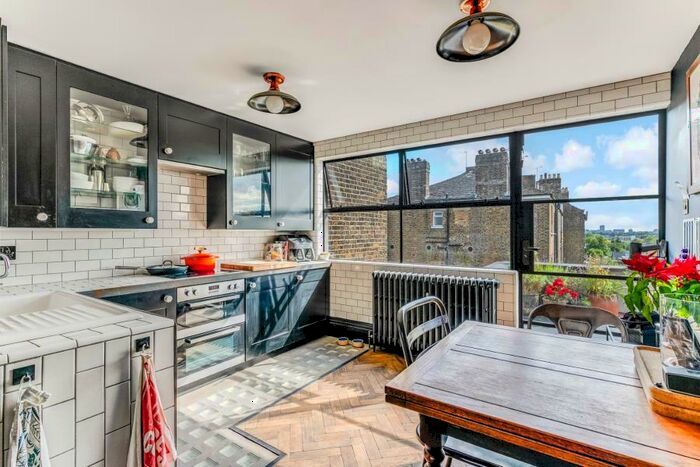 2 Bedroom Apartment To Rent In Camden Park Road, Camden, NW1