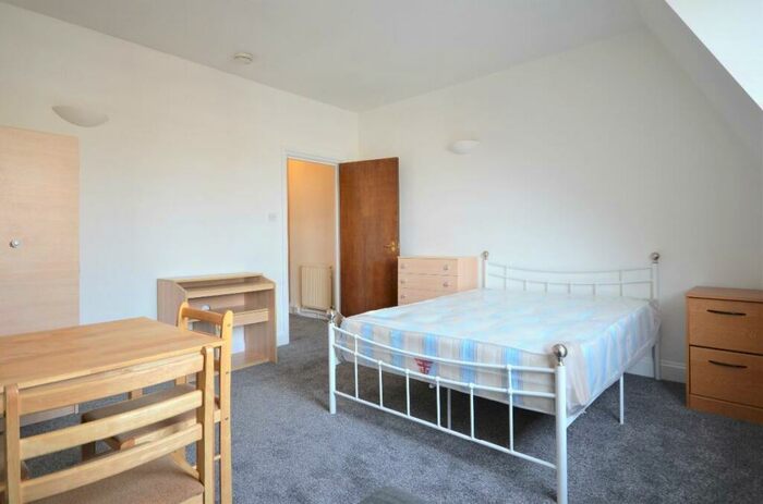Studio To Rent In Royal College Street, Camden, NW1
